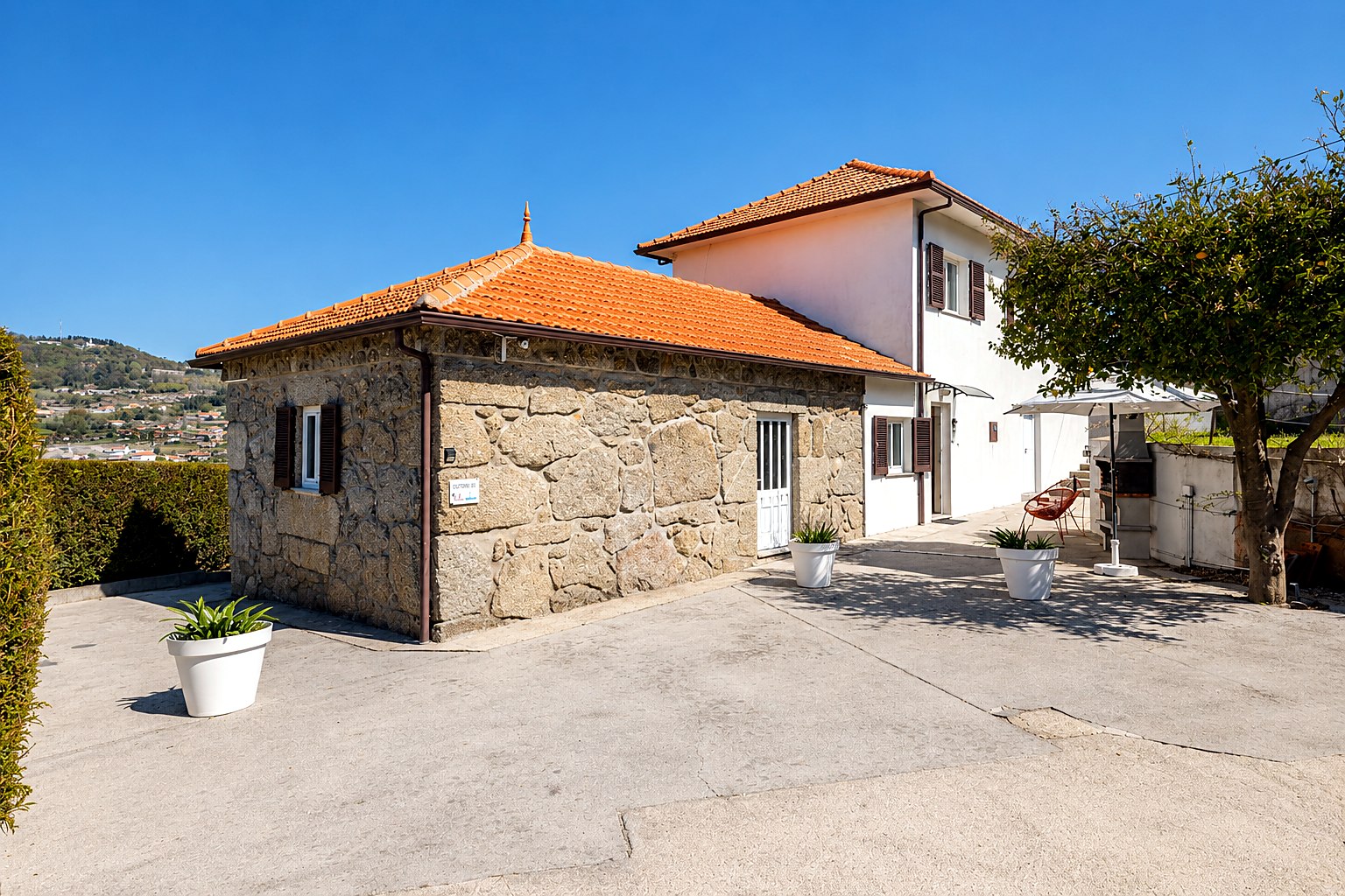 Outeiro 1 — extérieur